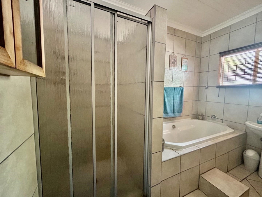4 Bedroom Property for Sale in Universitas Free State